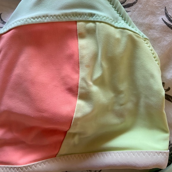 SOLD *** Lululemon Board Balance Bikini - Picture 4 of 9